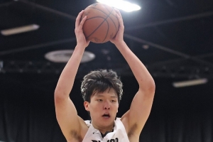 开云APP-队记：杨瀚森展示了得分&amp;盖帽&amp;传球 夏联好久没有这样的大个子了