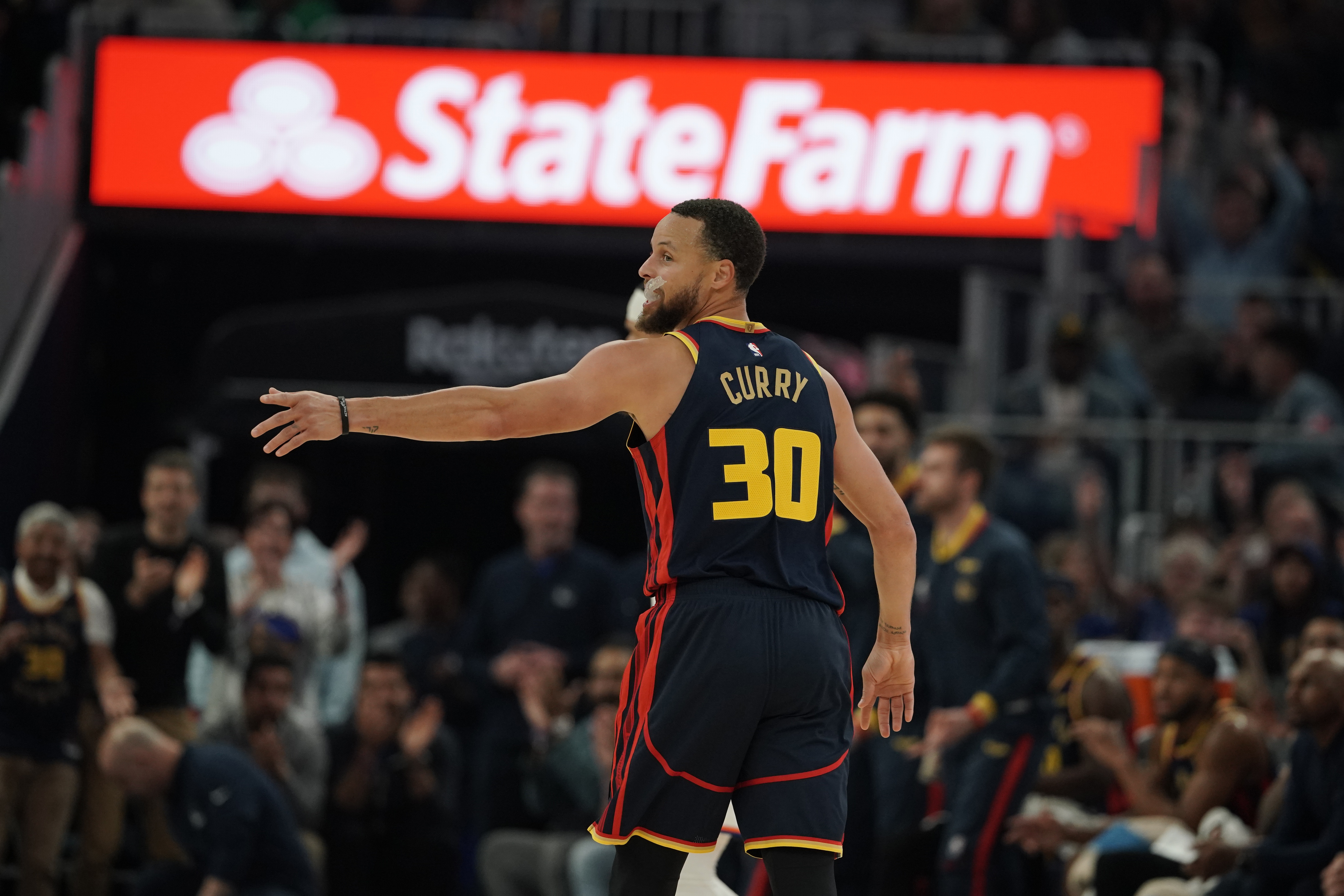 刨掉heaves出手上季三分圈会发生啥?约基奇🚀 库里又过4成👑