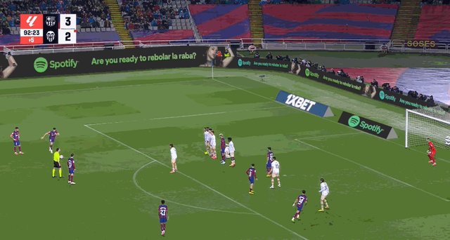 1714426775801059920.gif kaiyun-【西甲】阿劳霍送点,莱万戴帽,巴萨主场4比2瓦伦