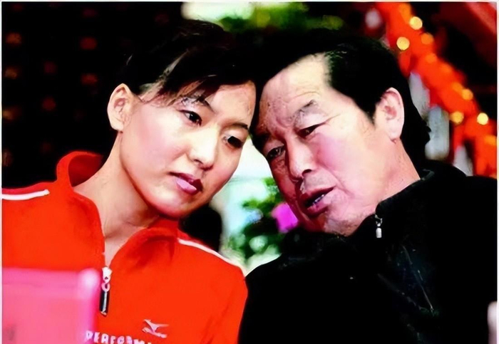 开云体育下载-“体坛败类”马俊仁有多狠?逼队员集体切阑尾,还亲自为女队员打禁药|马家军|世界大学生运动会|曲云霞|田径比赛|藏獒_新浪体育_新浪新闻